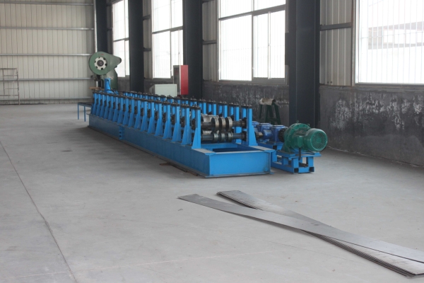 鋼（gāng）板倉生產線