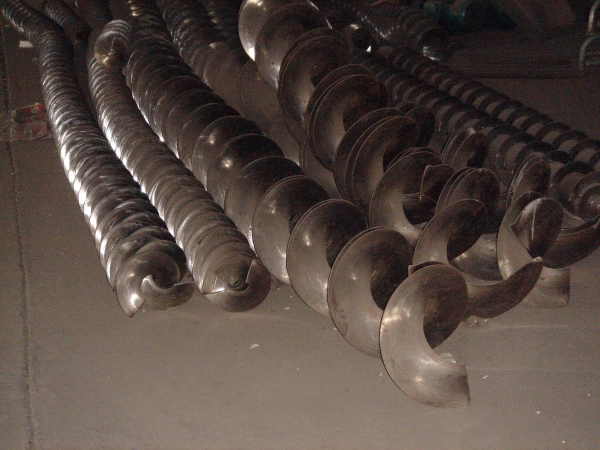 螺旋（xuán）輸送絞龍